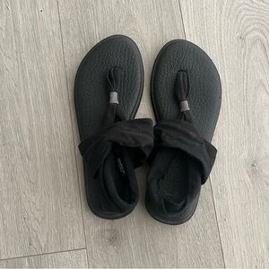 Sanuk yoga sandal